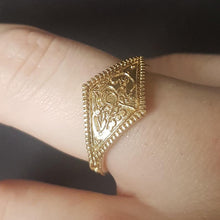 Load image into Gallery viewer, Ring of Favor