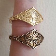 Load image into Gallery viewer, Ring of Favor