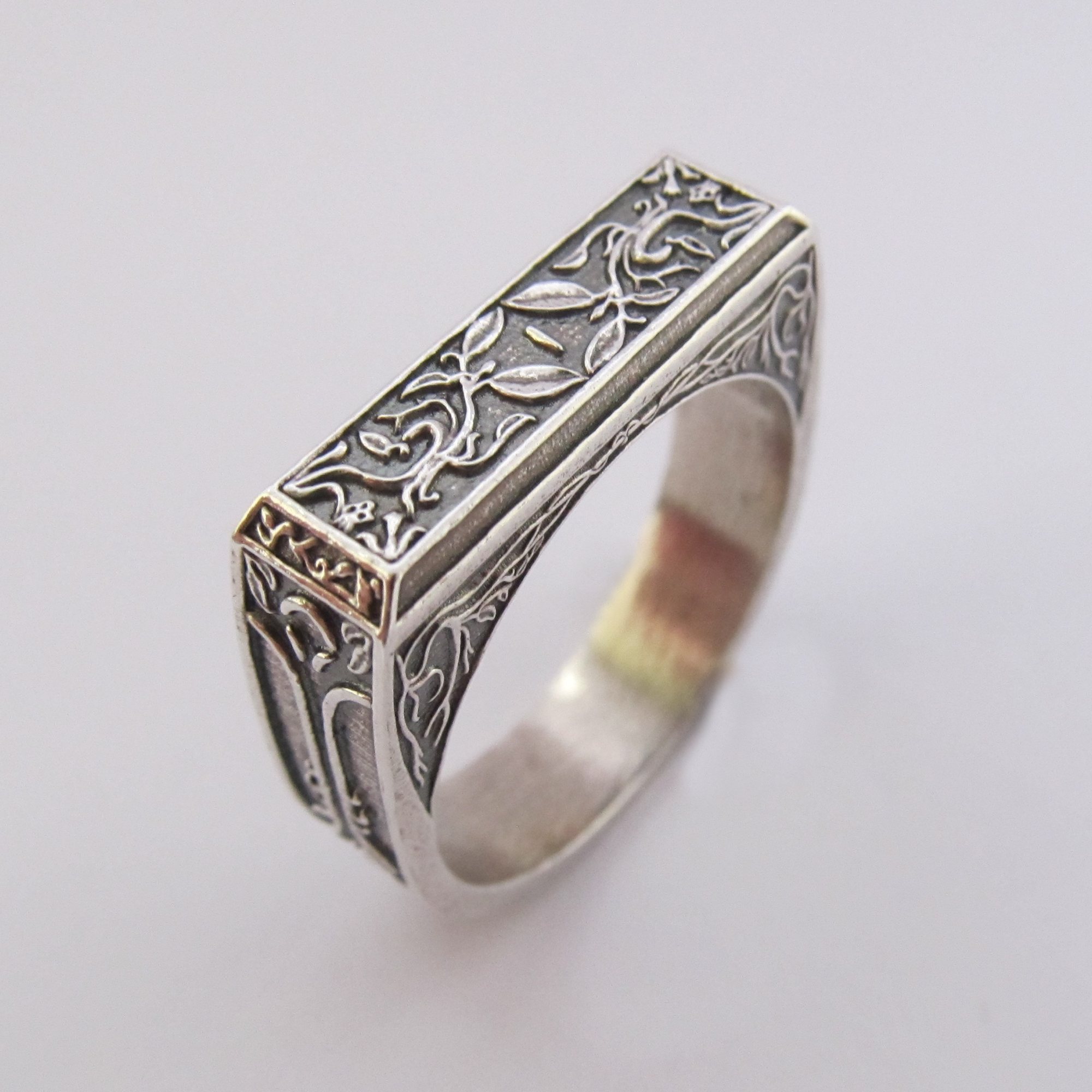 Knight Slayer's Ring – Mimicry Metals